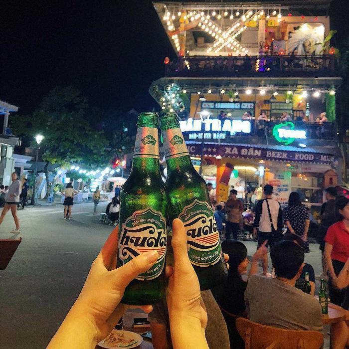 vie nocturne à Hué, Vietnam