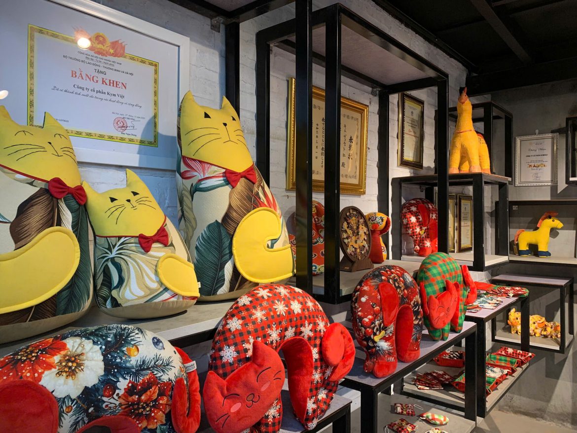 Cadeaux d'artisanat vietnamien à Kym Viet