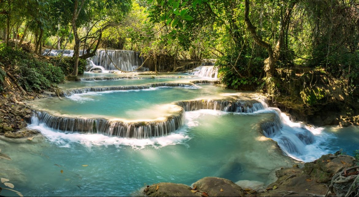 chutes de Kuang Si - forfaits touristiques au Laos, Chutes de Kuang Si, Lieux à visiter au Laos