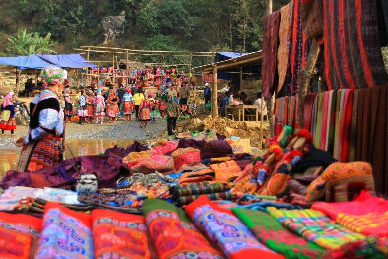 shopping in sapa