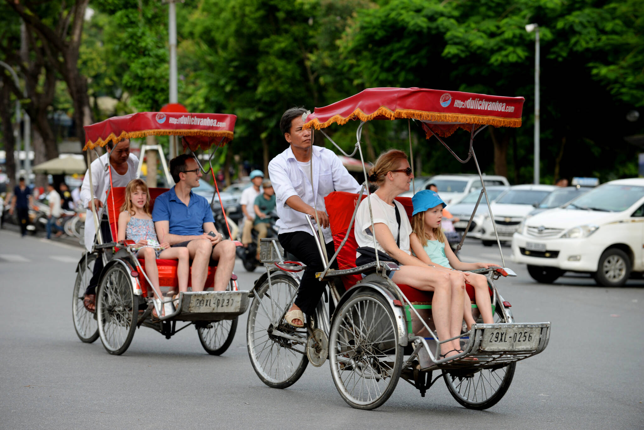 visiter le vietnam en 10 jours Balade en cyclo-pousse dans le vieux quartier de Hanoï