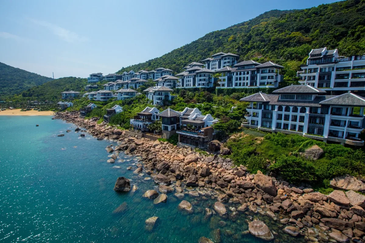 Architecture étagée sur la péninsule de Son Tra pour une pause côtière de 2 semaines au Vietnam