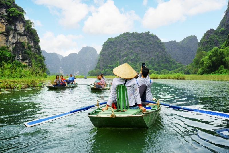 HALONG BAY - HANOI - FLY TO DA NANG - HOI AN[Guide/B/BR]