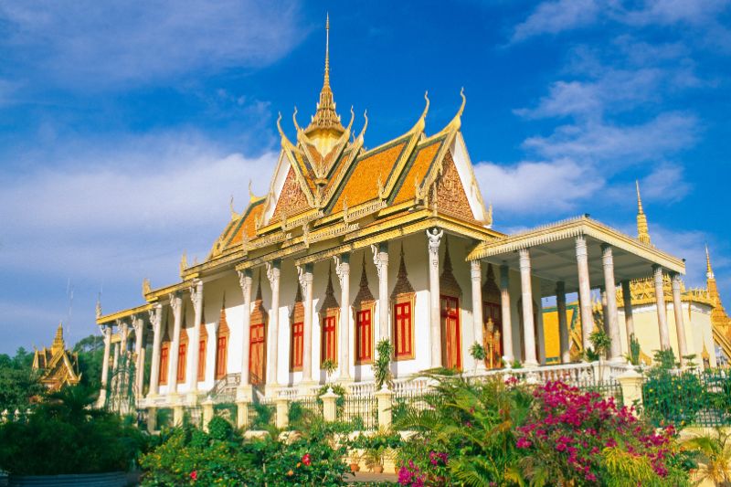 HANOI – HALONG BAY – OVERNIGHT ON CRUISE [Guide/B/L/D]