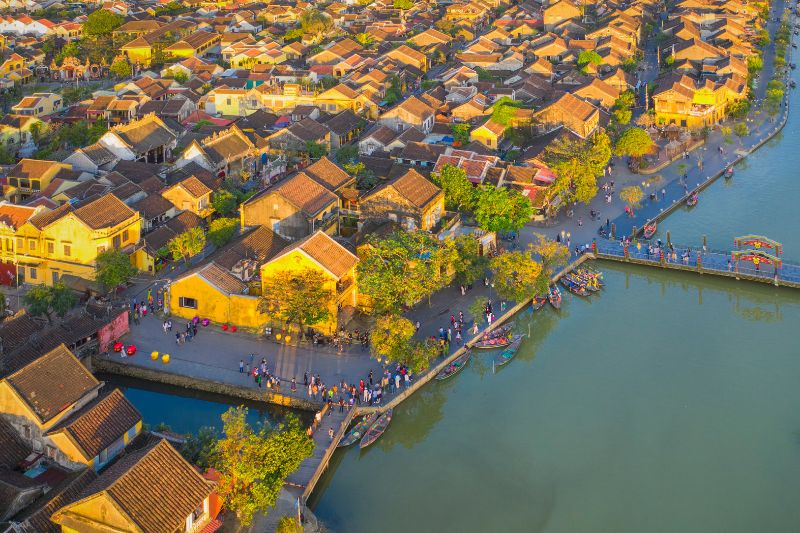 HUE CITY TOUR [Guide/B/L]